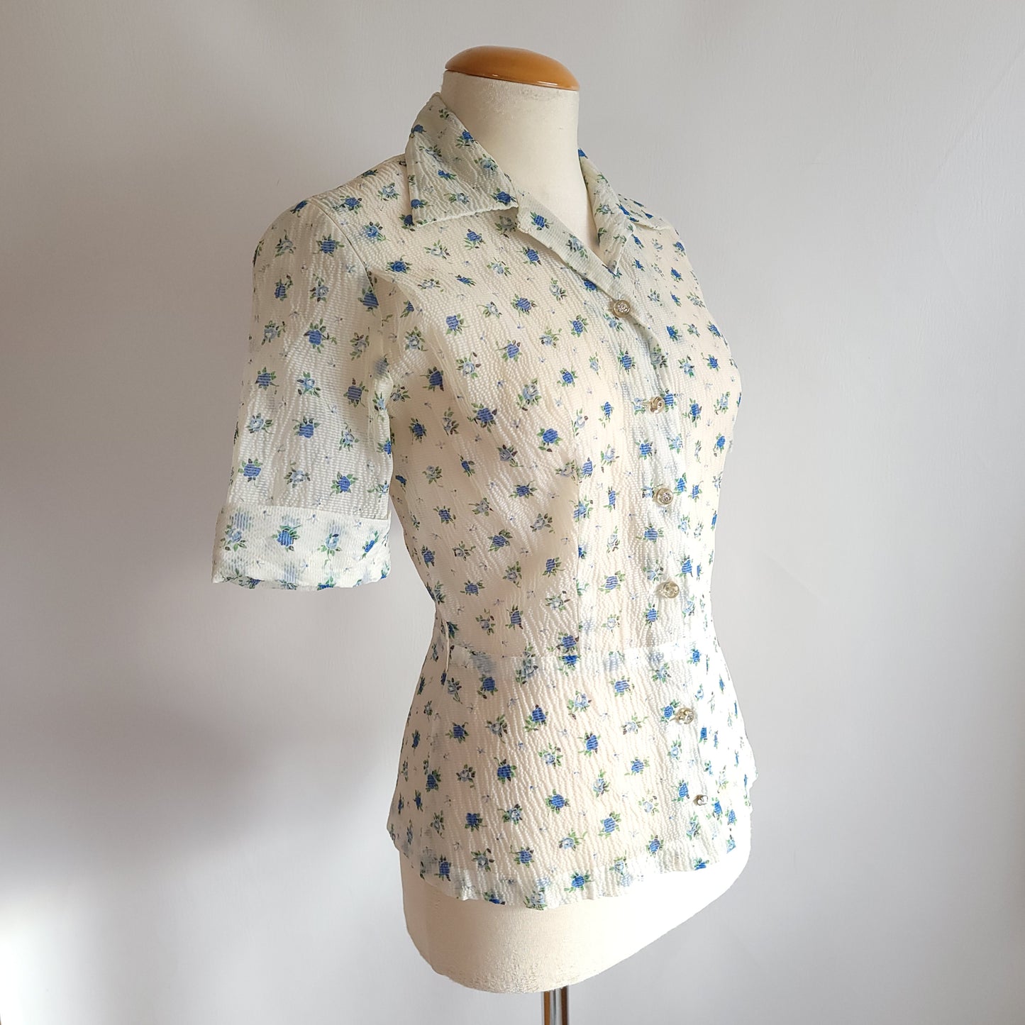 1950s Sheer Floral Blouse - small