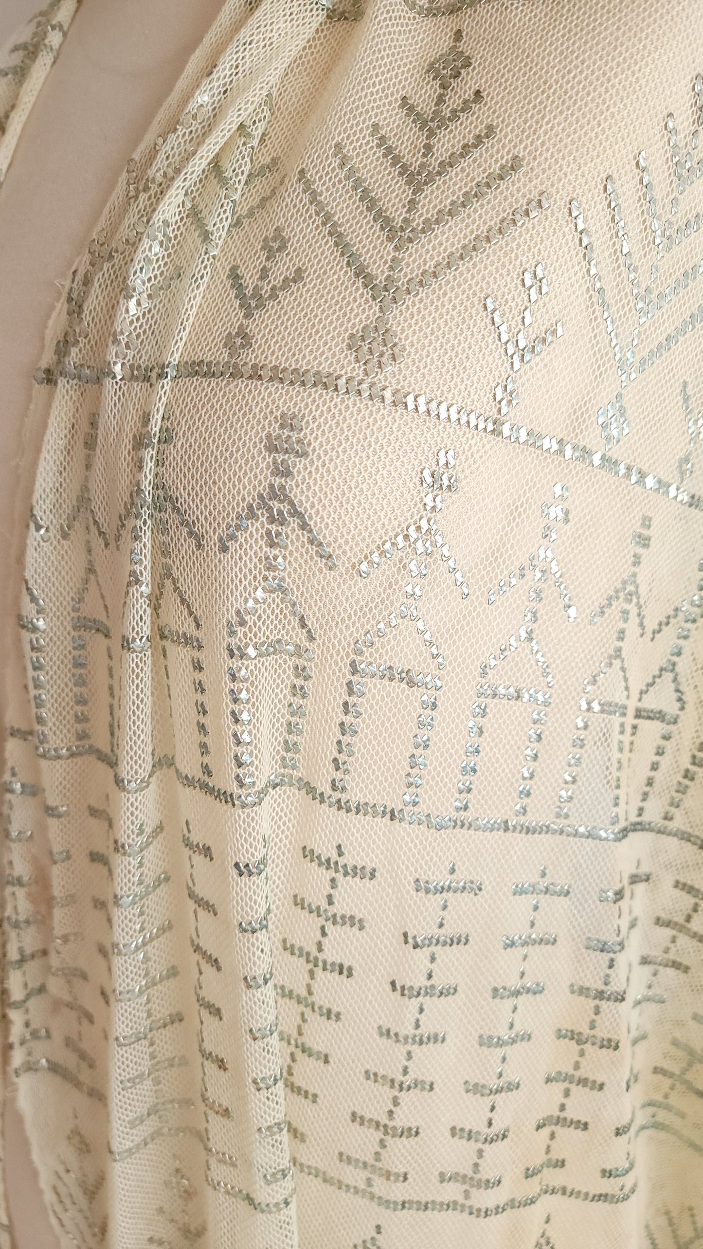 1920s Silver Assuit Shawl